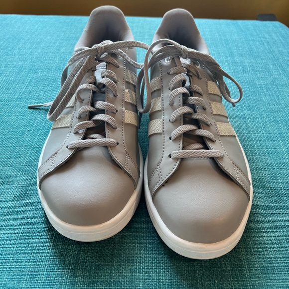 Adidas Cloudfoam Gray/white Shoes- excellent condition Size 9.5 - Picture 5 of 7